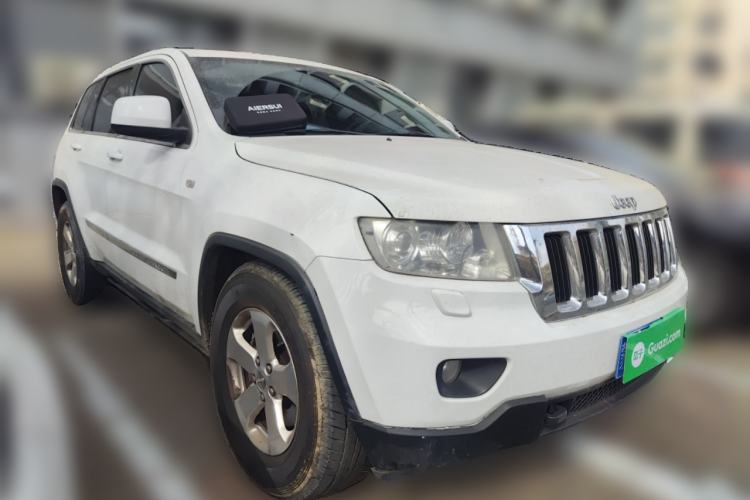 Used Jeep Grand Cherokee 2013 3.6L Comfort Edition Front Right 45 Deg
