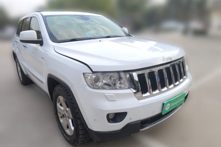 Used Jeep Grand Cherokee 2013 3.6L Comfort Navigation Edition Front Right 45 Deg