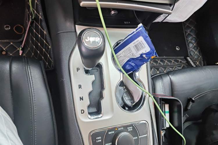 Used Jeep Grand Cherokee 2013 3.6L Comfort Navigation Edition Gear Lever