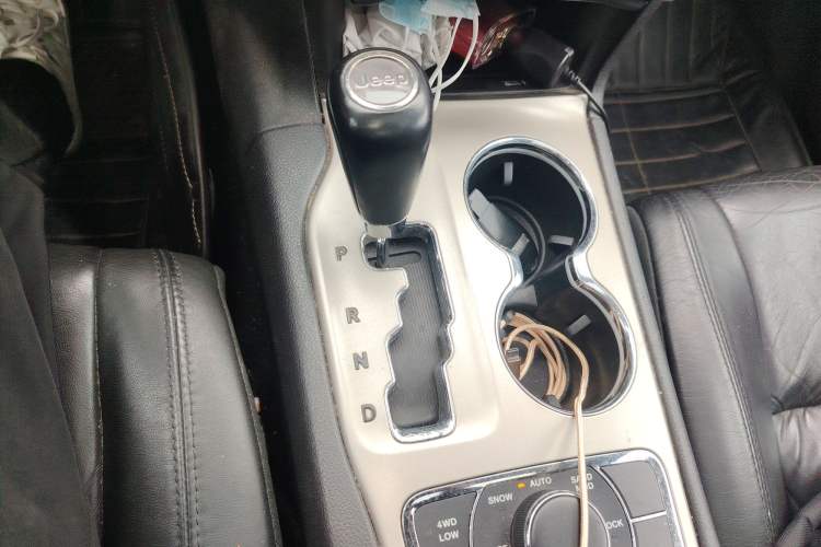 Used Jeep Grand Cherokee 2013 3.6L Comfort Navigation Edition Gear Lever
