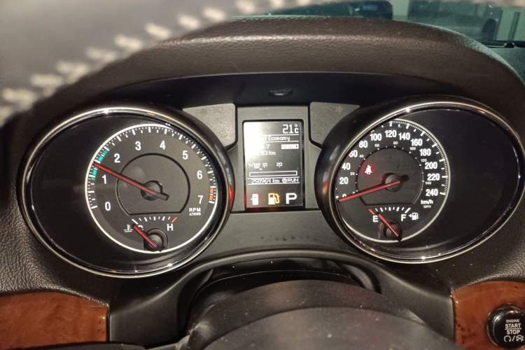 Used Jeep Grand Cherokee 2013 3.6L Comfort Navigation Edition Instrument Cluster
