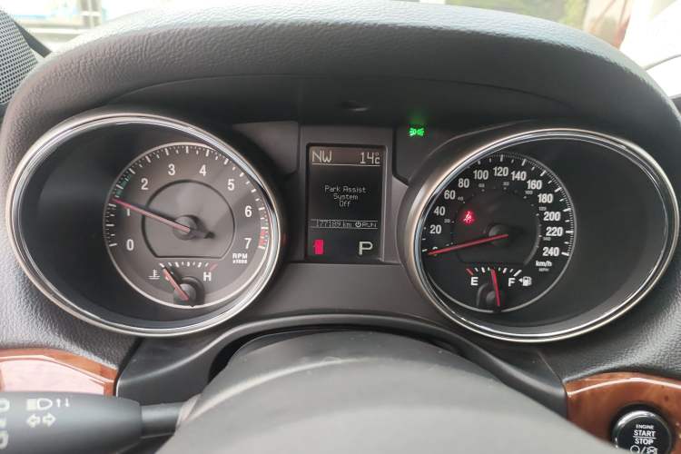 Used Jeep Grand Cherokee 2013 3.6L Comfort Navigation Edition Instrument Cluster