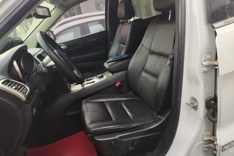 Used Jeep Grand Cherokee 2013 3.6L Comfort Edition Left Front Seat