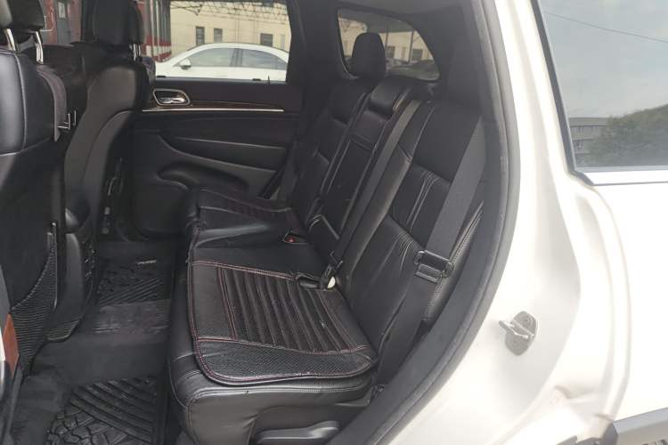 Used Jeep Grand Cherokee 2013 3.6L Comfort Navigation Edition Left Rear Seat