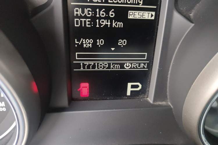 Used Jeep Grand Cherokee 2013 3.6L Comfort Navigation Edition Odometer Close Up