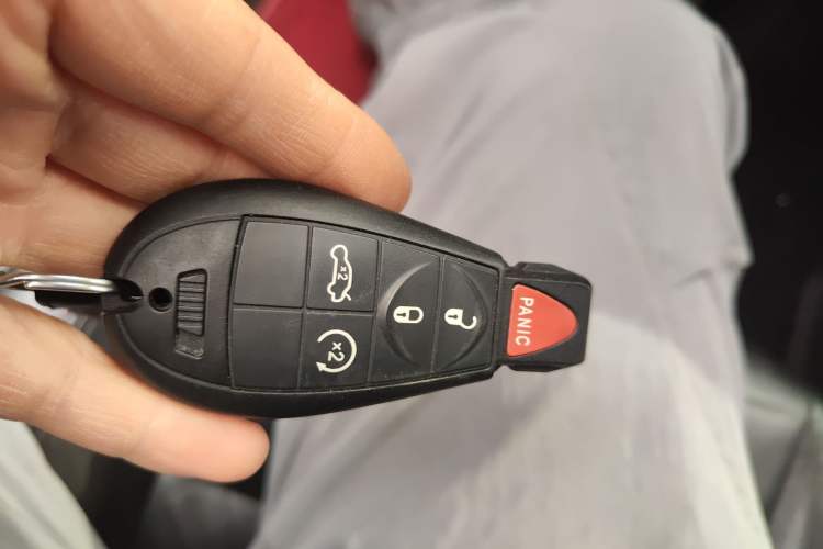 Used Jeep Grand Cherokee 2013 3.6L Comfort Edition Vehicle Key