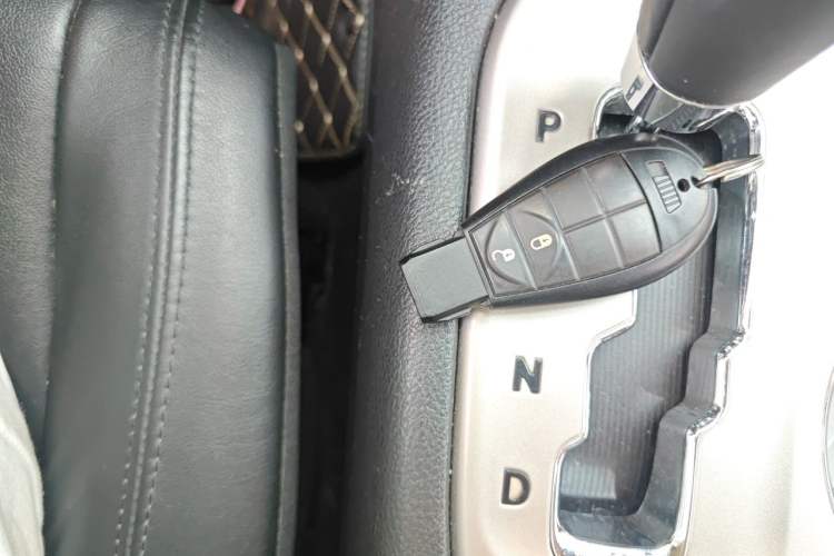 Used Jeep Grand Cherokee 2013 3.6L Comfort Navigation Edition Vehicle Key