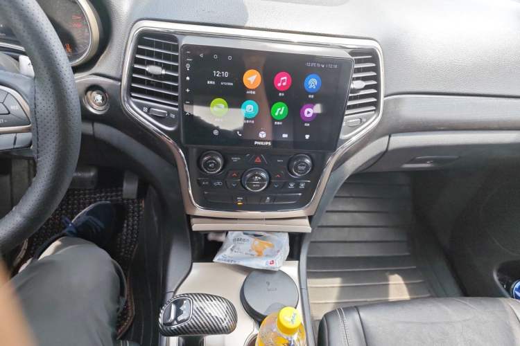 Used Jeep Grand Cherokee 2014 3.6L Comfort Navigation Edition Audio And AC Panel