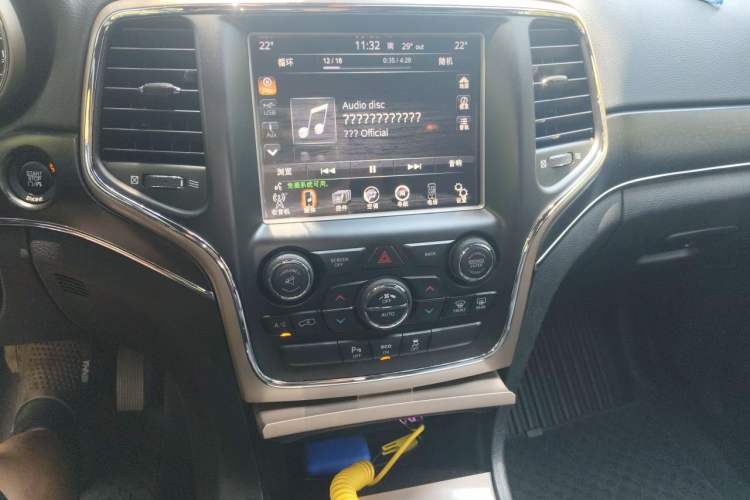 Used Jeep Grand Cherokee 2014 3.0TD Diesel Comfort Navigation Version Audio And AC Panel
