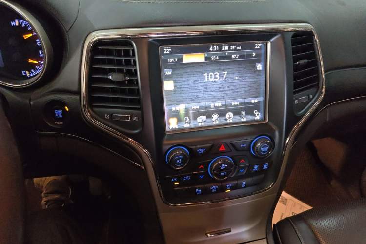 Used Jeep Grand Cherokee 2014 3.0L Flagship Zunyue Edition Audio And AC Panel
