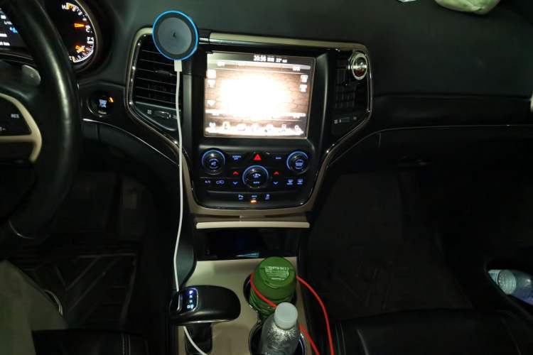 Used Jeep Grand Cherokee 2014 3.0TD Diesel Comfort Navigation Version Audio And AC Panel