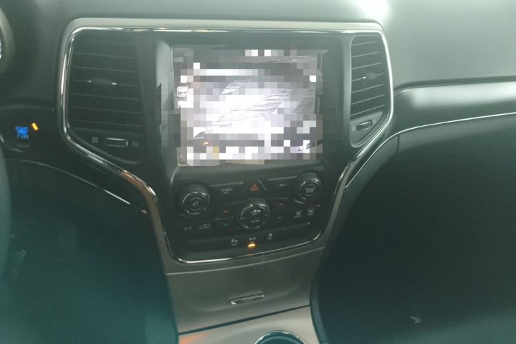 Used Jeep Grand Cherokee 2014 3.6L Elite Navigation Edition Audio And AC Panel