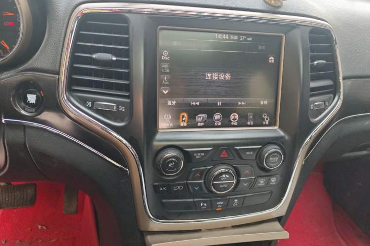 Used Jeep Grand Cherokee 2014 3.6L Elite Navigation Edition Audio And AC Panel