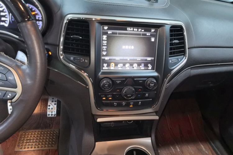 Used Jeep Grand Cherokee 2014 3.0L Flagship Zunyue Edition Audio And AC Panel