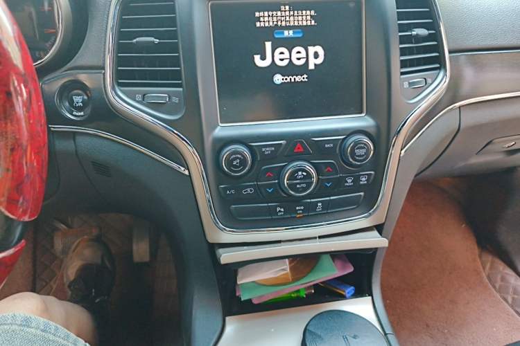 Used Jeep Grand Cherokee 2014 3.0TD Diesel Comfort Navigation Version Audio And AC Panel