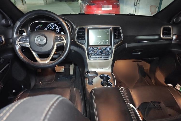 Used Jeep Grand Cherokee 2014 3.0L Comfort Navigation Edition Center Console