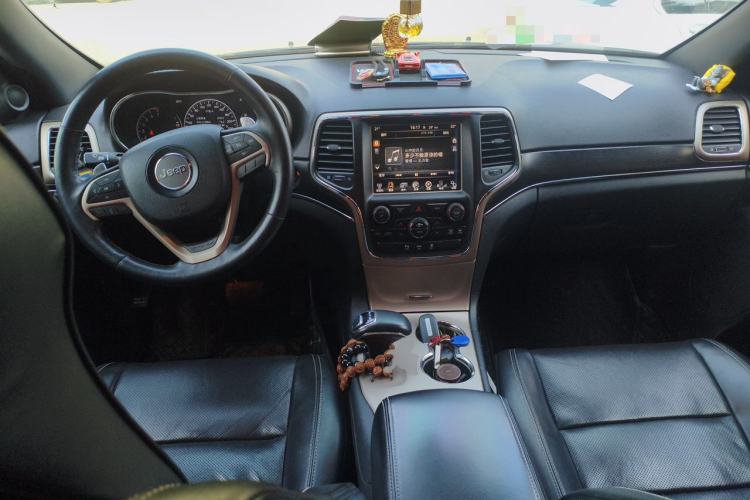 Used Jeep Grand Cherokee 2014 3.6L Elite Navigation Edition Center Console