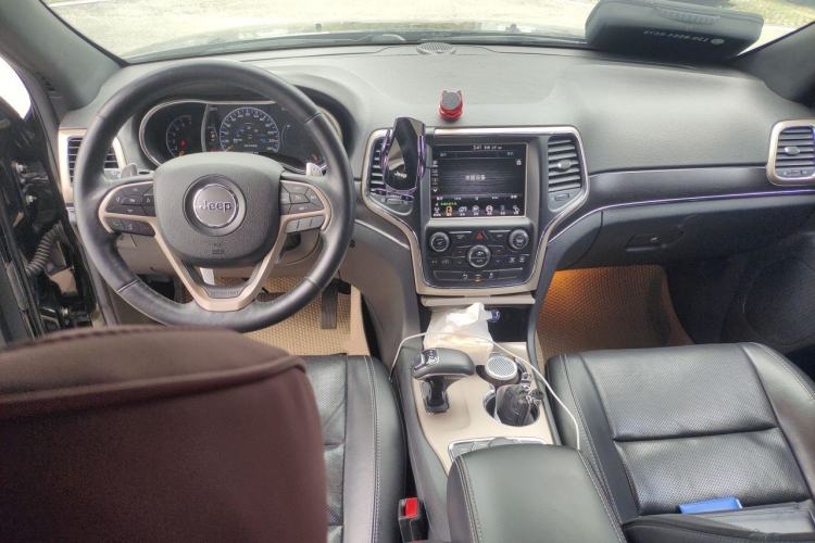 Used Jeep Grand Cherokee 2014 3.6L Elite Navigation Edition Center Console