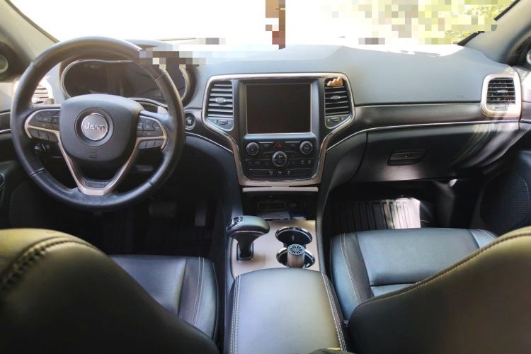 Used Jeep Grand Cherokee 2014 3.0L Comfort Navigation Edition Center Console