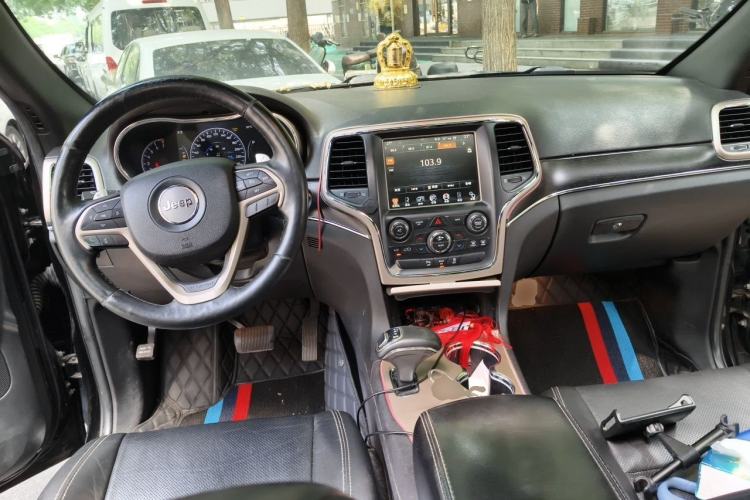 Used Jeep Grand Cherokee 2014 3.6L Elite Navigation Edition Center Console