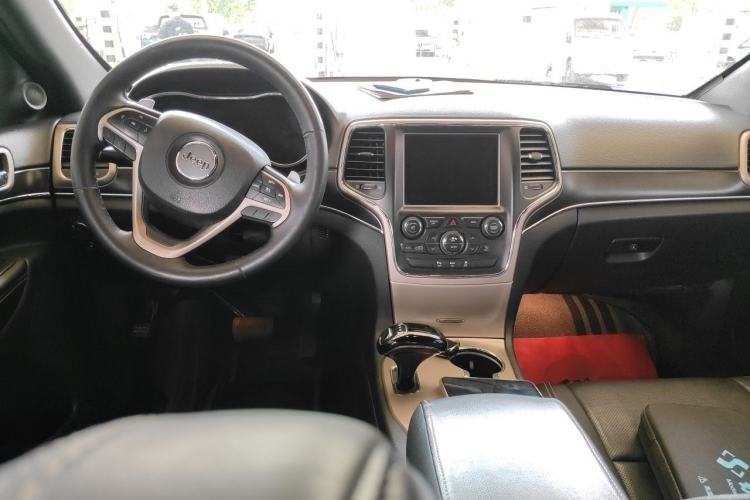 Used Jeep Grand Cherokee 2014 3.6L Elite Navigation Edition Center Console