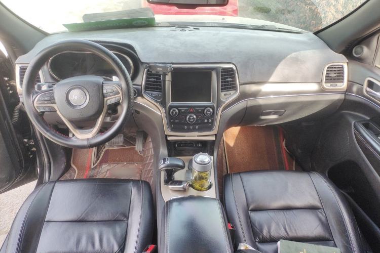 Used Jeep Grand Cherokee 2014 3.0TD Diesel Comfort Navigation Version Center Console
