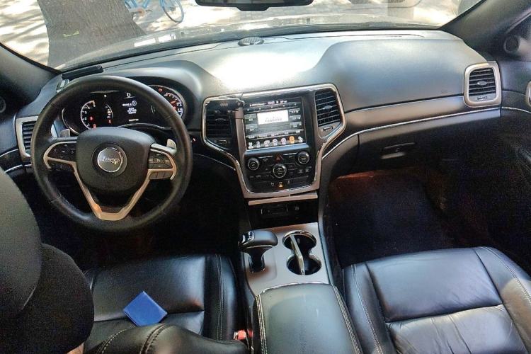 Used Jeep Grand Cherokee 2014 3.0TD Diesel Comfort Navigation Version Center Console