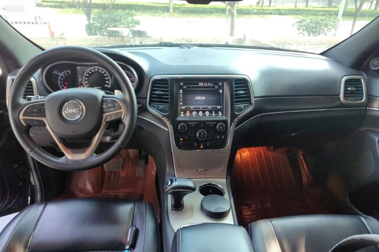 Used Jeep Grand Cherokee 2014 3.0L Comfort Navigation Edition Center Console
