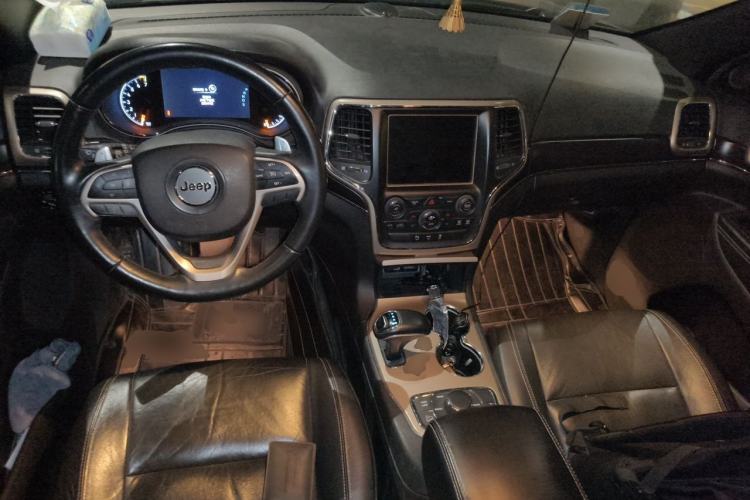 Used Jeep Grand Cherokee 2014 3.0L Comfort Navigation Edition Center Console