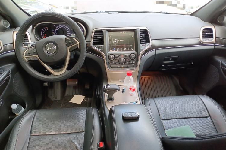 Used Jeep Grand Cherokee 2014 3.6L Elite Navigation Edition Center Console