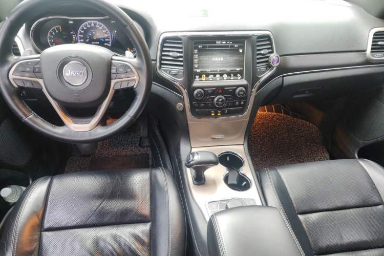 Used Jeep Grand Cherokee 2014 3.6L Elite Navigation Edition Center Console