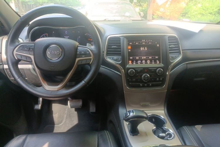 Used Jeep Grand Cherokee 2014 3.6L Elite Navigation Edition Center Console