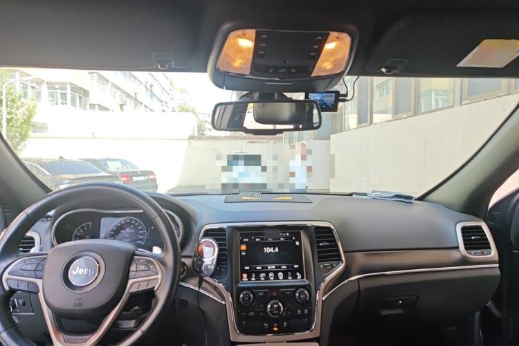 Used Jeep Grand Cherokee 2014 3.6L Elite Navigation Edition Center Console