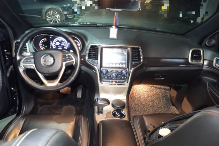 Used Jeep Grand Cherokee 2014 3.0L Comfort Navigation Edition Center Console