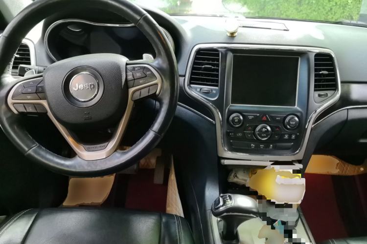 Used Jeep Grand Cherokee 2014 3.0TD Diesel Comfort Navigation Version Center Console
