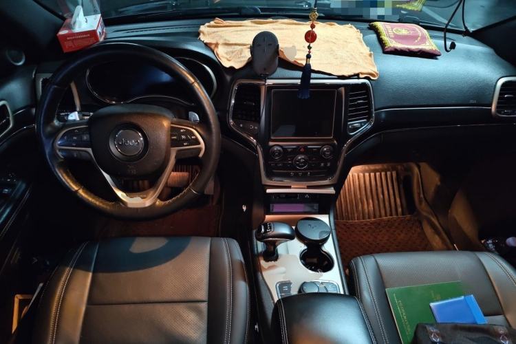 Used Jeep Grand Cherokee 2014 3.6L Elite Navigation Edition Center Console