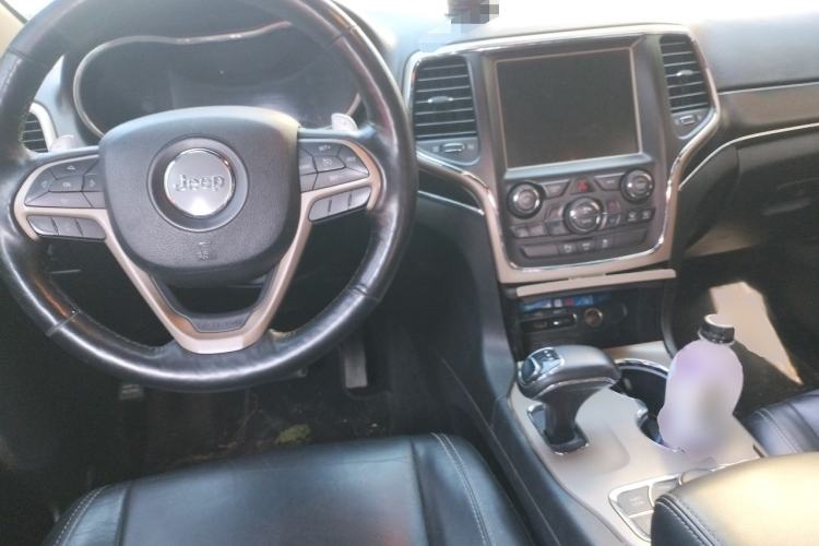 Used Jeep Grand Cherokee 2014 3.0L Comfort Navigation Edition Center Console