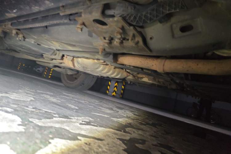 Used Jeep Grand Cherokee 2014 3.0L Flagship Zunyue Edition Chassis Front Right