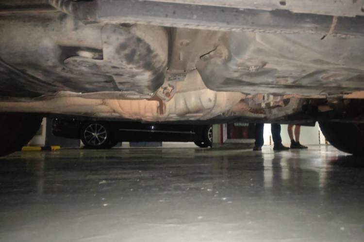 Used Jeep Grand Cherokee 2014 3.0L Comfort Navigation Edition Chassis Front Right