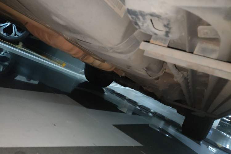 Used Jeep Grand Cherokee 2014 3.0L Comfort Navigation Edition Chassis Rear Right
