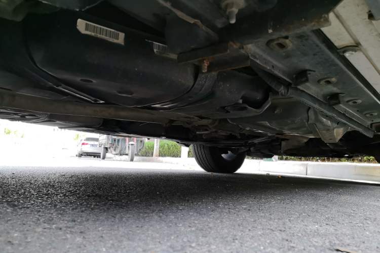 Used Jeep Grand Cherokee 2014 3.0TD Diesel Comfort Navigation Version Chassis Rear Right