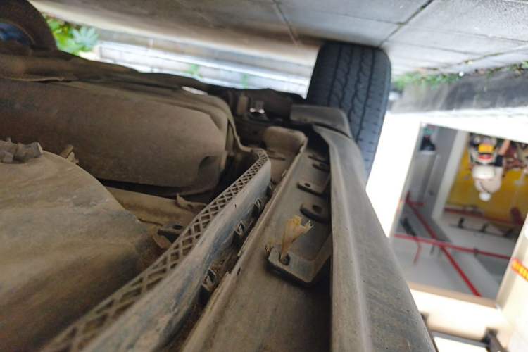 Used Jeep Grand Cherokee 2014 3.0TD Diesel Comfort Navigation Version Chassis Rear Right