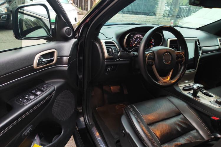 Used Jeep Grand Cherokee 2014 3.6L Elite Navigation Edition Driver Seat