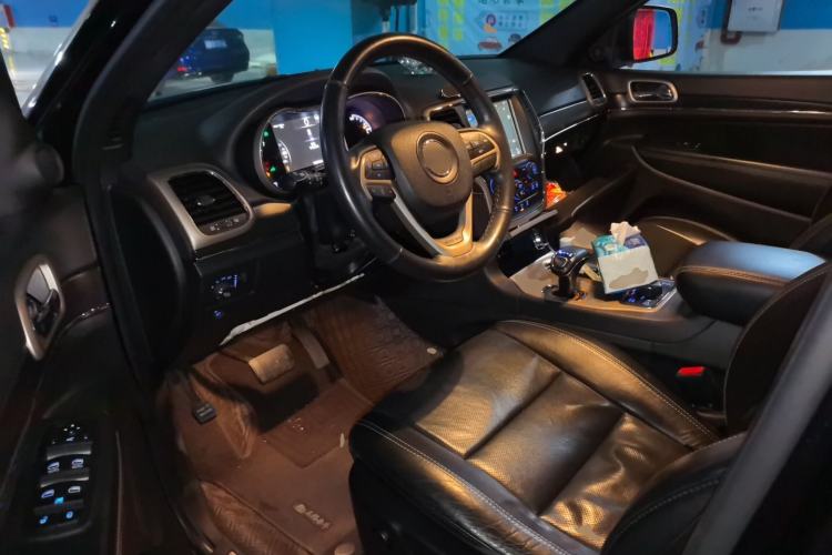 Used Jeep Grand Cherokee 2014 3.6L Elite Navigation Edition Driver Seat