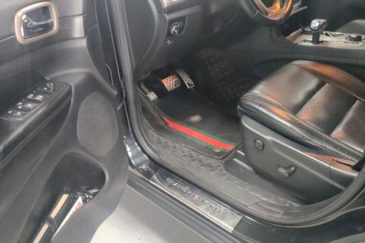 Used Jeep Grand Cherokee 2014 3.6L Comfort Navigation Edition Driver Seat