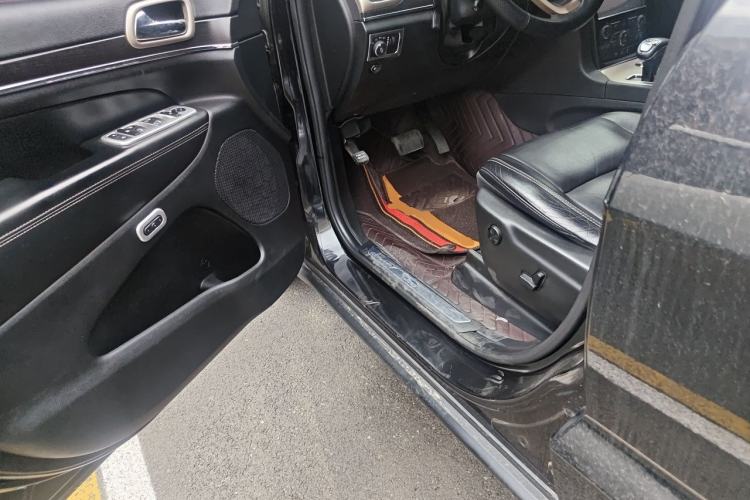 Used Jeep Grand Cherokee  Driver Seat