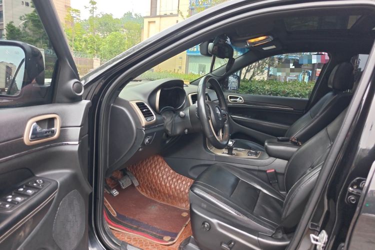 Used Jeep Grand Cherokee 2014 3.0TD Diesel Comfort Navigation Version Driver Seat