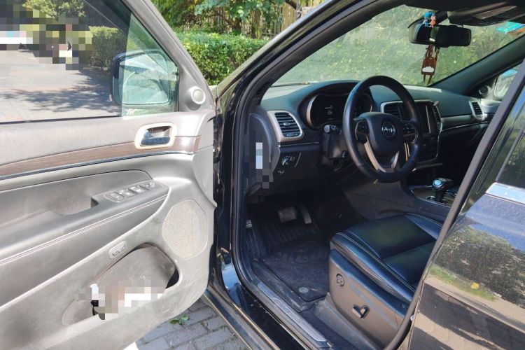 Used Jeep Grand Cherokee 2014 3.0L Comfort Navigation Edition Driver Seat
