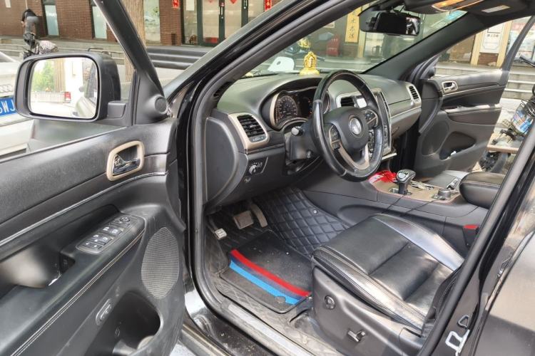 Used Jeep Grand Cherokee 2014 3.6L Elite Navigation Edition Driver Seat