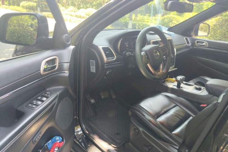 Used Jeep Grand Cherokee 2014 3.0TD Diesel Comfort Navigation Version Driver Seat